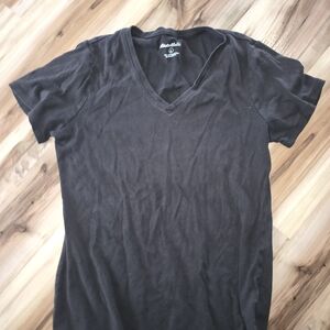 Eddie Bauer Black V-Neck Short Sleeve Tee